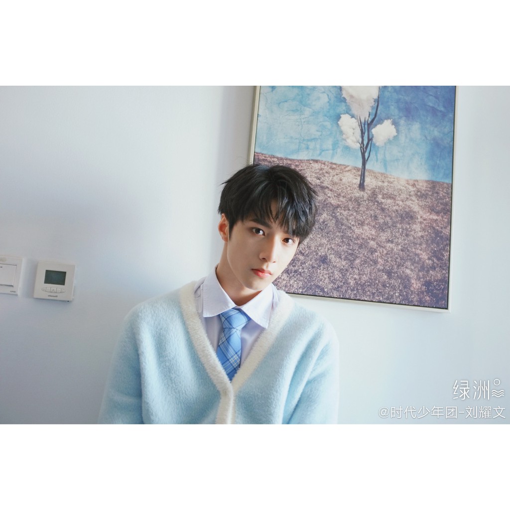 Tấm Poster cao cấp 260gsm in hình LƯU DIỆU VĂN TNT THỜI ĐẠI THIẾU NIÊN ĐOÀN A4 ảnh đẹp nhiều mẫu idol thần tượng