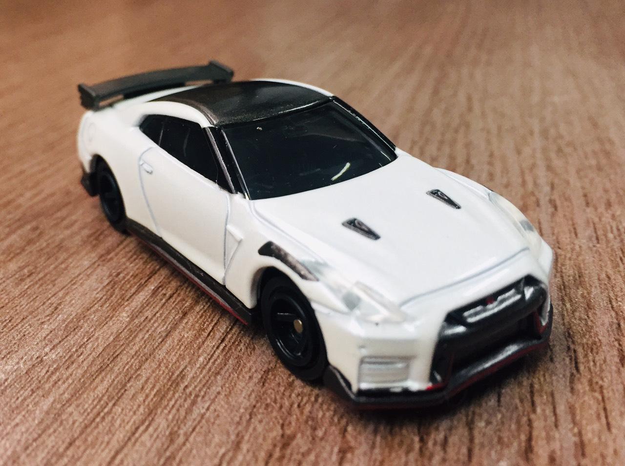 Xe mô hình Tomica Nissan GT-R Nismo