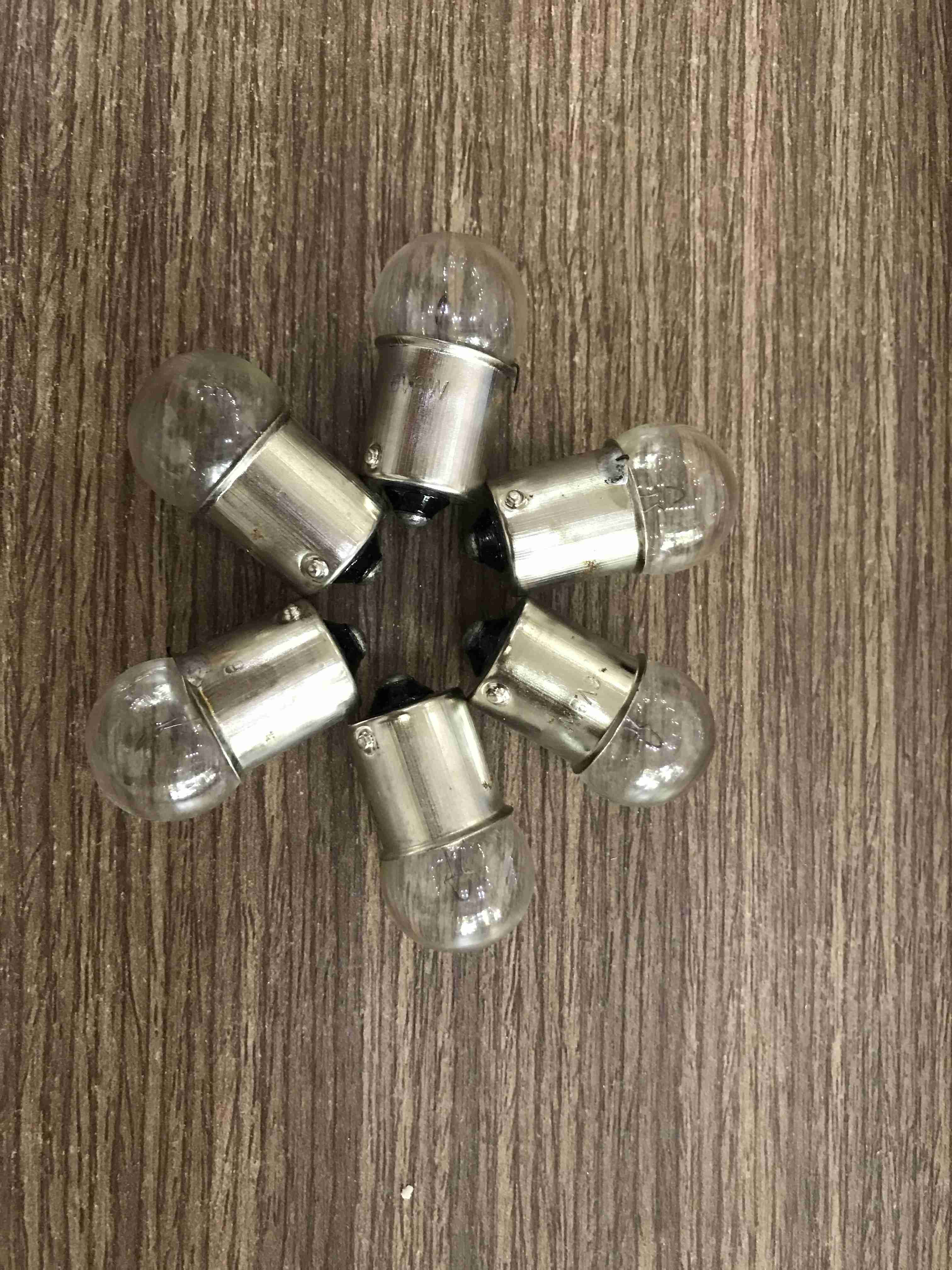 BÓNG ĐÈN XI NHAN CUB 6V 8W - 1 HỘP 10 BÓNG