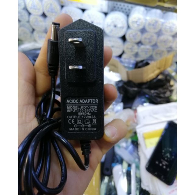 1c nguồn adapter 12v 2a