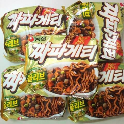 1 thùng mỳ đen chapagetti 40 gói