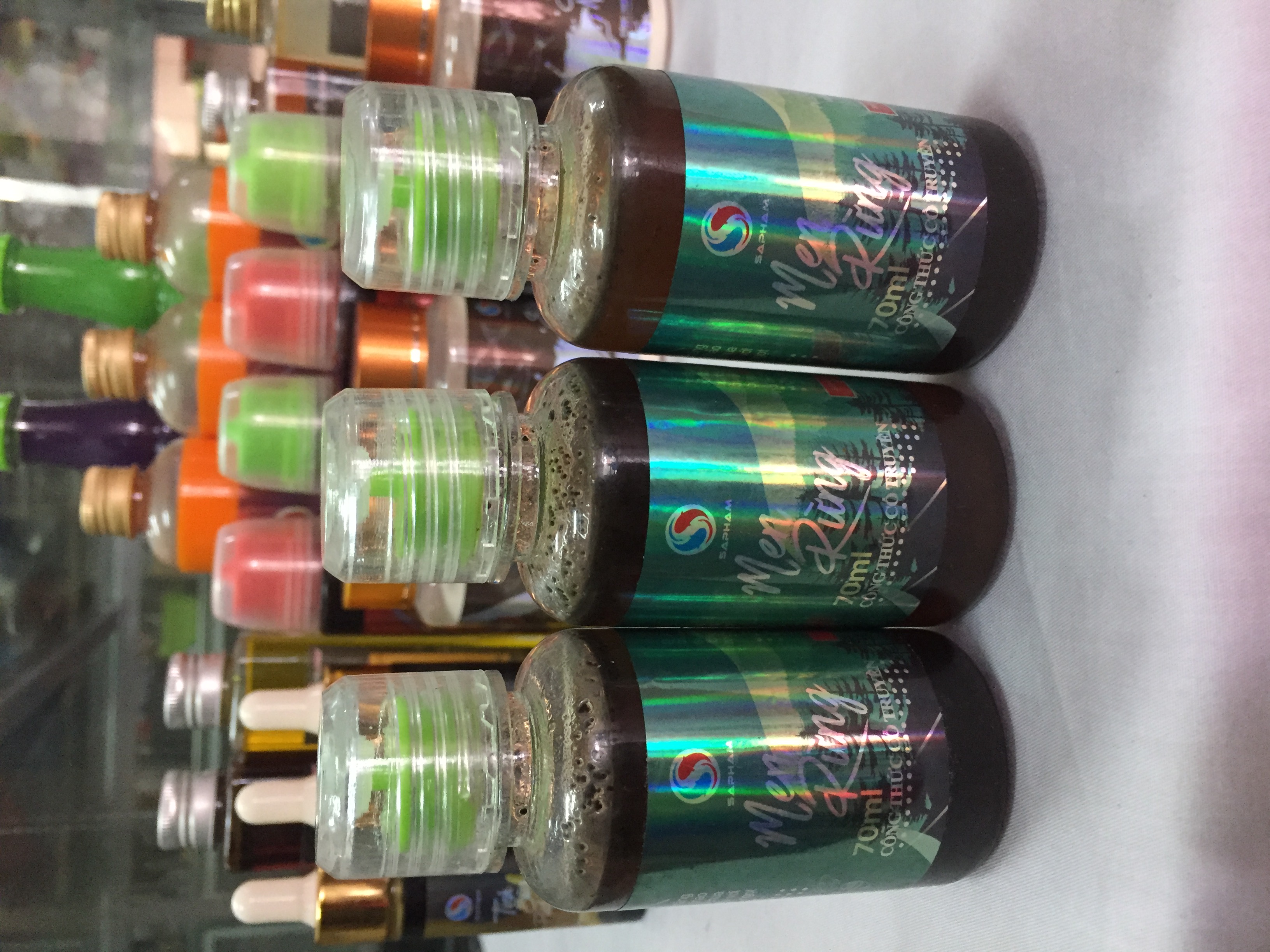 Hương liệu câu cá men rừng của hãng mồi cầu sapham chuyên dụ các loại cá chép, rô phi, mè...rất nhạy bén và hiệu quả