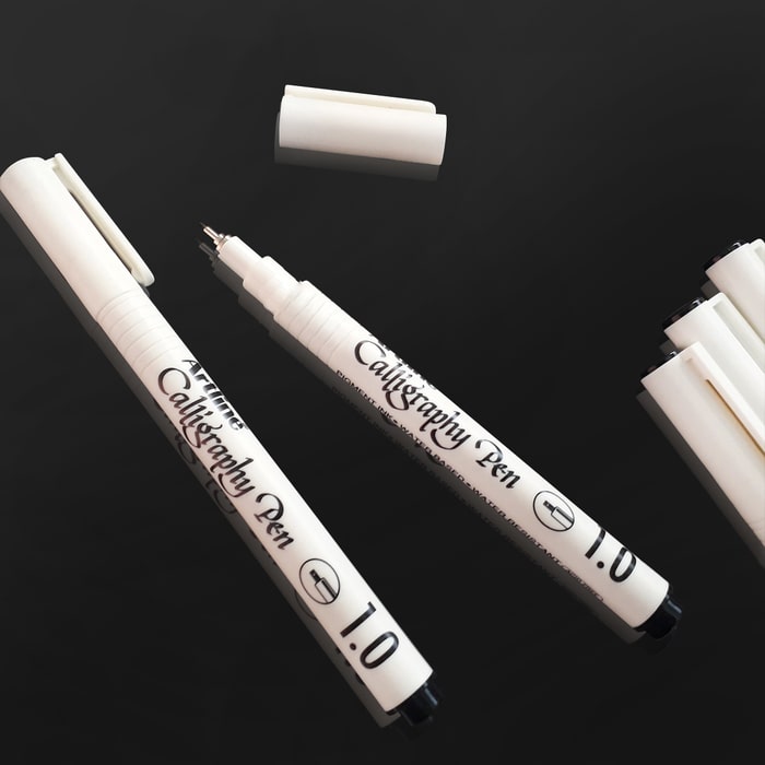 Bút viết thư pháp Calligraphy Artline Japan EK-241