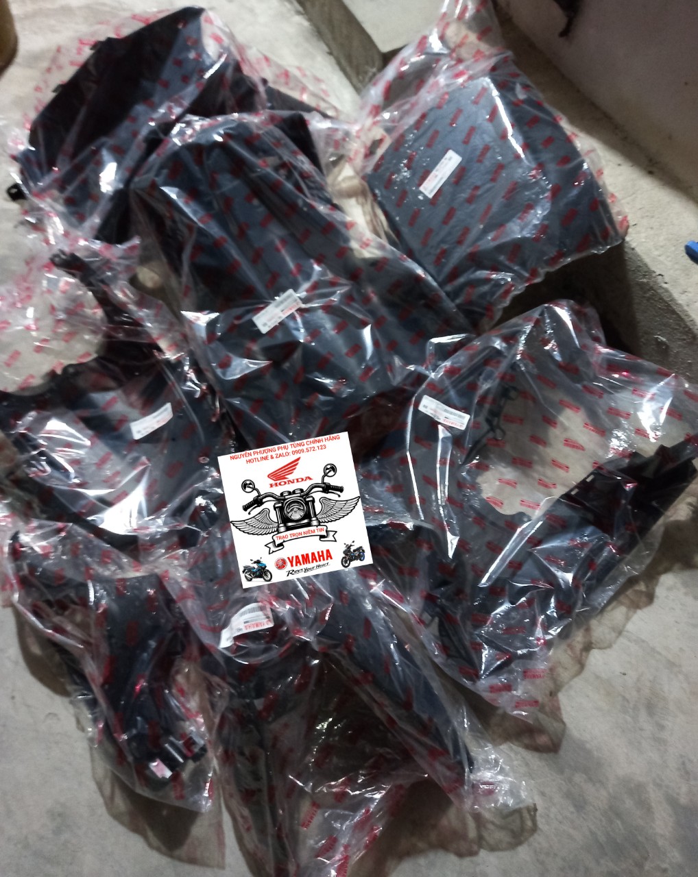 [HCM]YAMAHA-DÀN NHỰA NHÁM 7 MÓN CHO XE LUVIAS HÀNG ZIN CHÍNH HÃNG