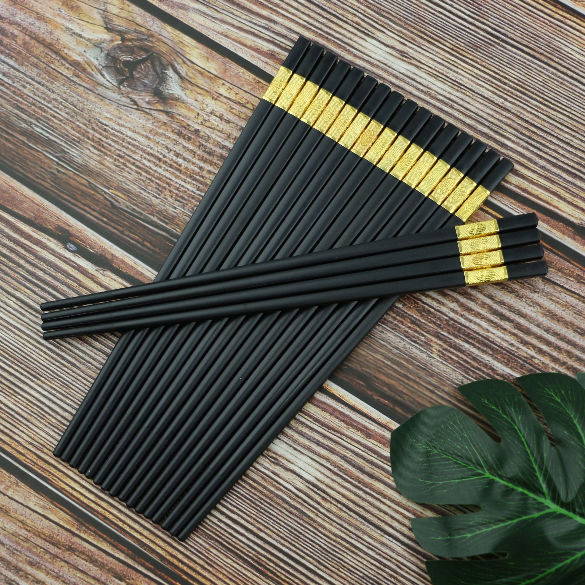 Bộ 10 Đôi Đũa Mạ Vàng, Đũa Hợp Kim Chống Mốc Hàn Quốc- Bền Màu