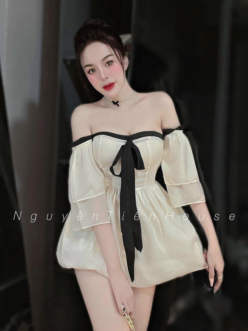 Set áo trễ vai tiêu thư chân váy dập ly siêu dễ thương, Set áo trễ vai gắn nơ tay lửng quyến rũ mix chân váy ngắn dập ly, Set áo trễ vai trễ vai tay lửng đính nơ mix chân váy đen ngắn dập ly đi chơi xinh xắn MTB