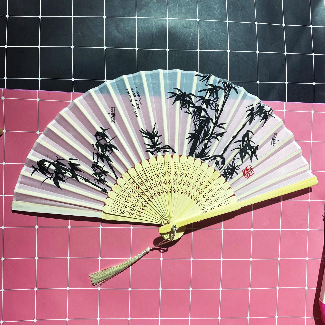 Quạt cổ trang dây tuyến TRÚC TRẮNG ĐEN xếp cầm tay quà tặng xinh xắn phong cách Trung Quốc vải lụa