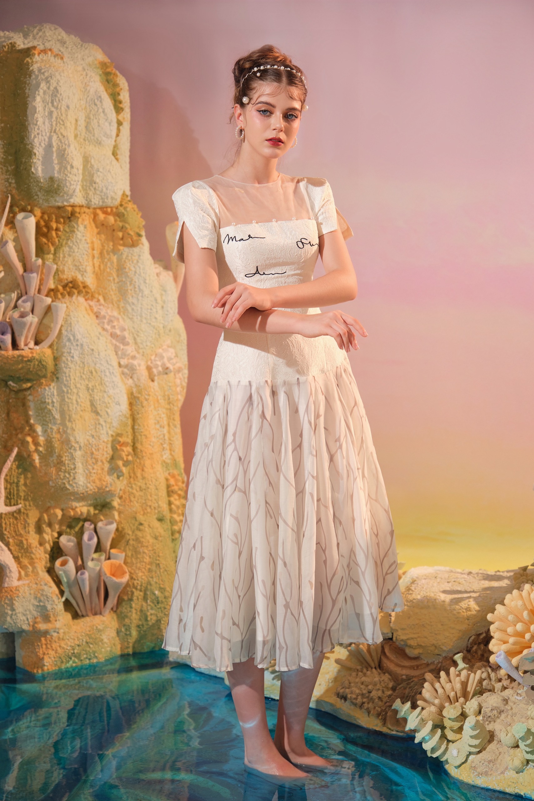 CHICHI - Váy Gấm hoa hồng vân nổi phối vải tơ Robe Champ de roses