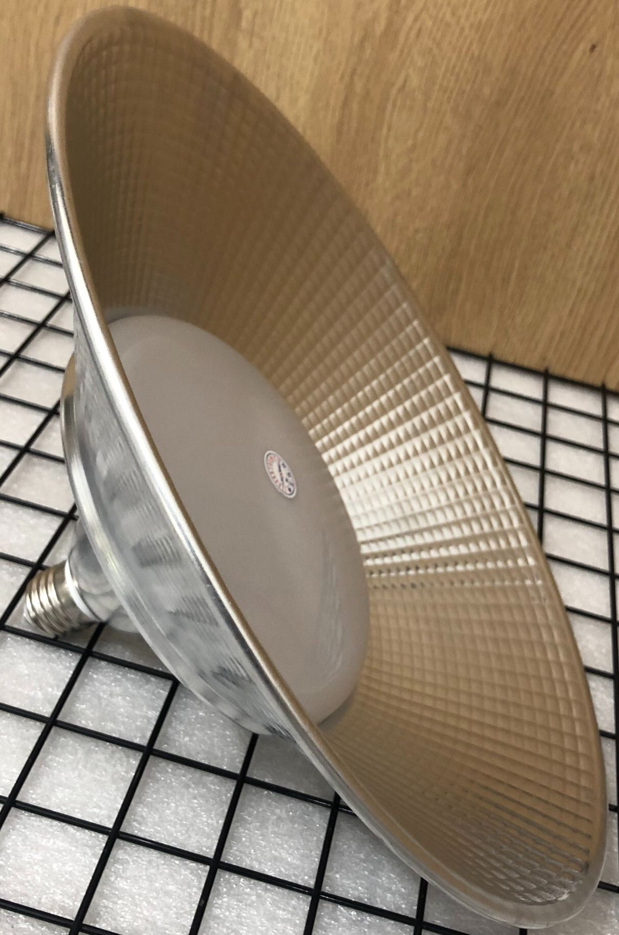 Đèn LED pha xưởng công nghiệp (Lowbay) ( đèn nhà xưởng) loại đuôi vặn E27  chống nước-chiếu sáng nhà máy kho chứa..công suất 50W, 80W, 100w siêu sáng ( sáng trắng )