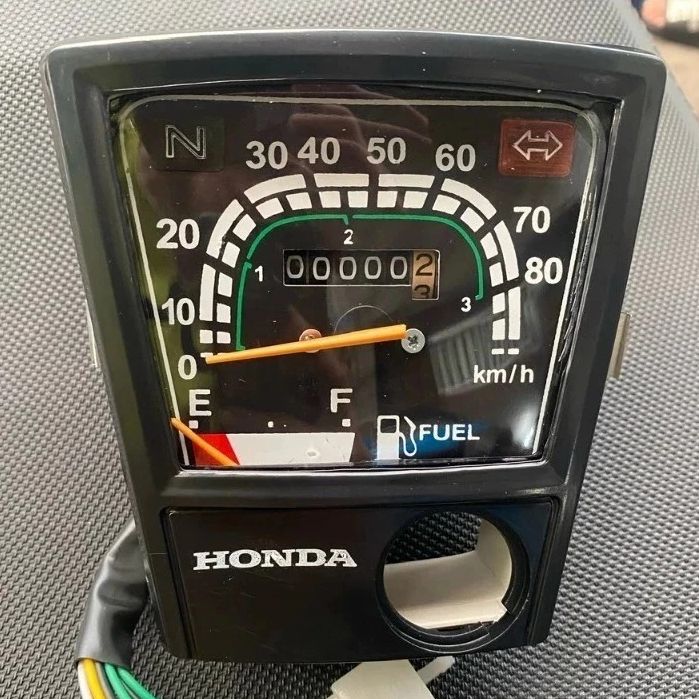 Cub 82 - Dh - Dd Car Clock with Wire - with Hands.....Beautiful Type Like Zin Giá 520,000 Đồng*Miễn phí vận chuyển