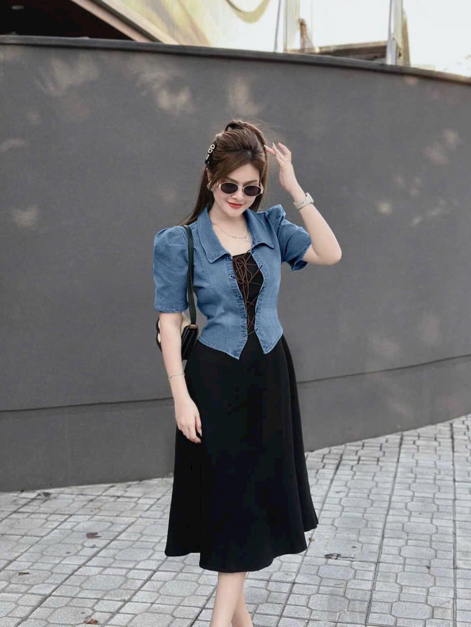 Set váy xòe và áo khoác jean đan dây buộc nơ