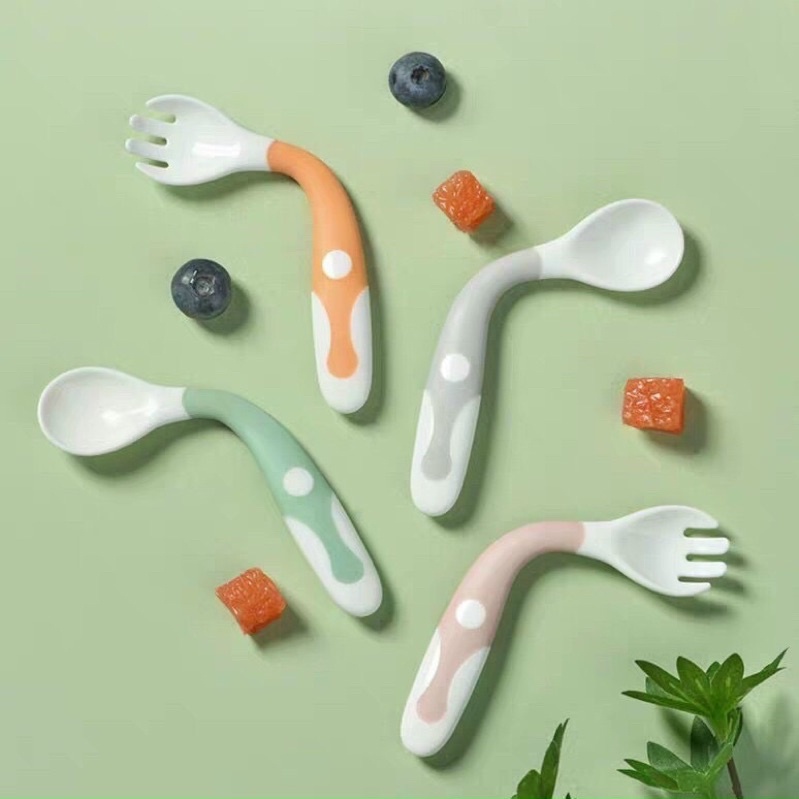 Thìa Dĩa Ăn Dặm Bẻ Cong Cho Bé Tập Tự Xúc