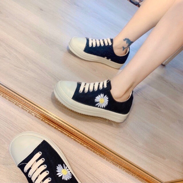 [Hoàn Tiền 15%]Giày thể thao nữ họa tiết hoa cúc chất liệu thoáng khí HD01