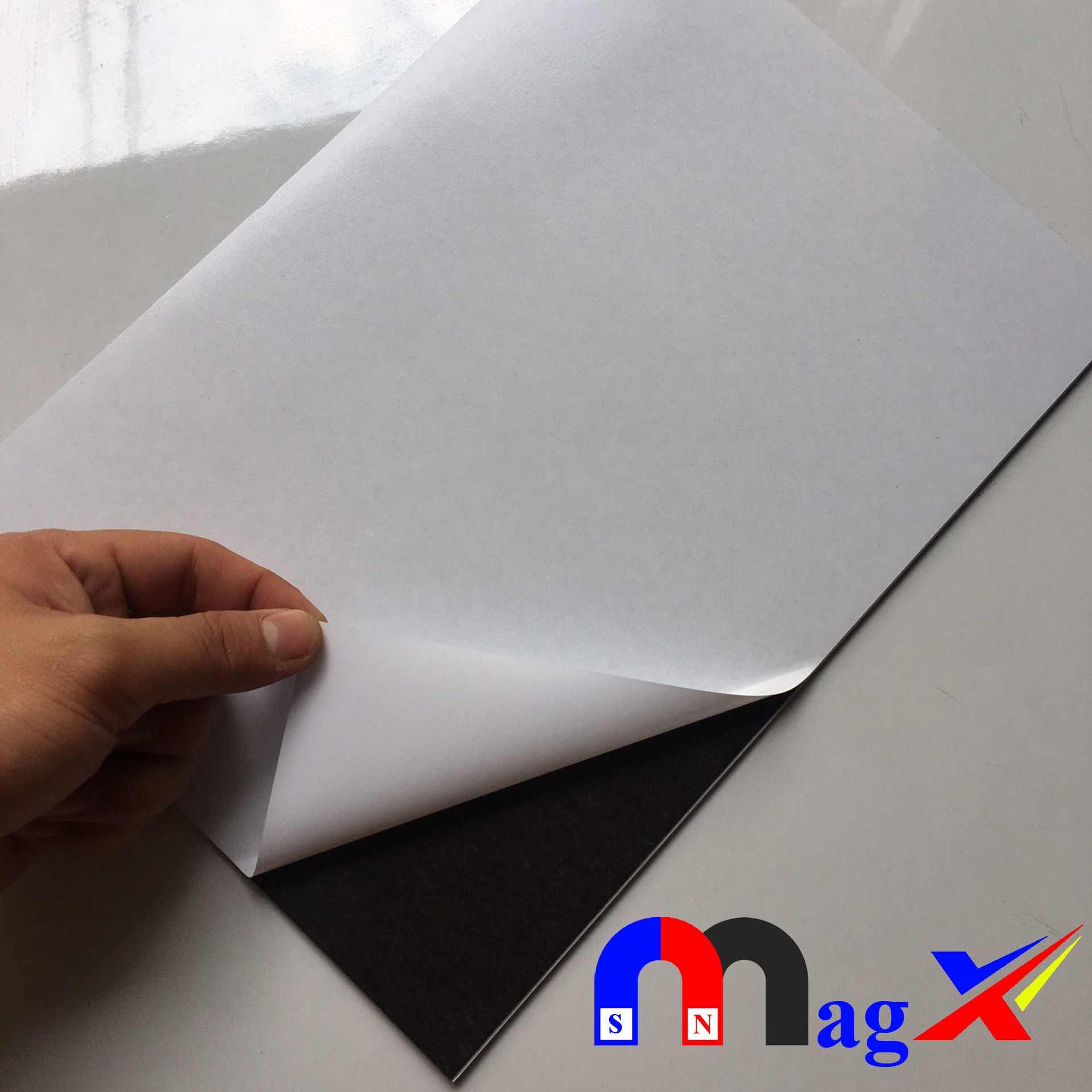 Nam Châm Dẻo Tấm A4 - Dày 0.75mm Phủ Băng Keo 2 Mặt