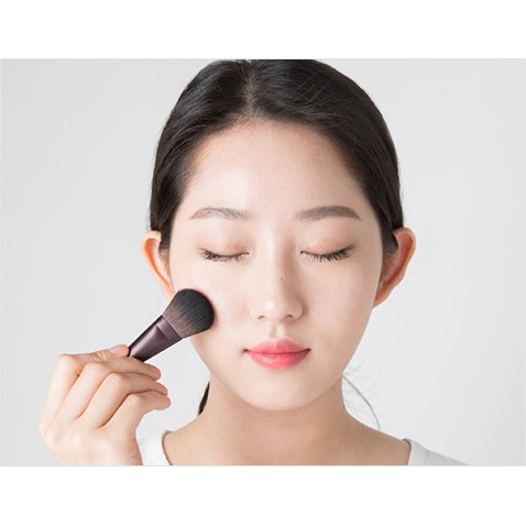 Cọ đánh má hồng Innisfree Beauty Tool Mini Blusher Brush, chất lượng đảm bảo an toàn đến sức khỏe người sử dụng, cam kết hàng đúng mô tả