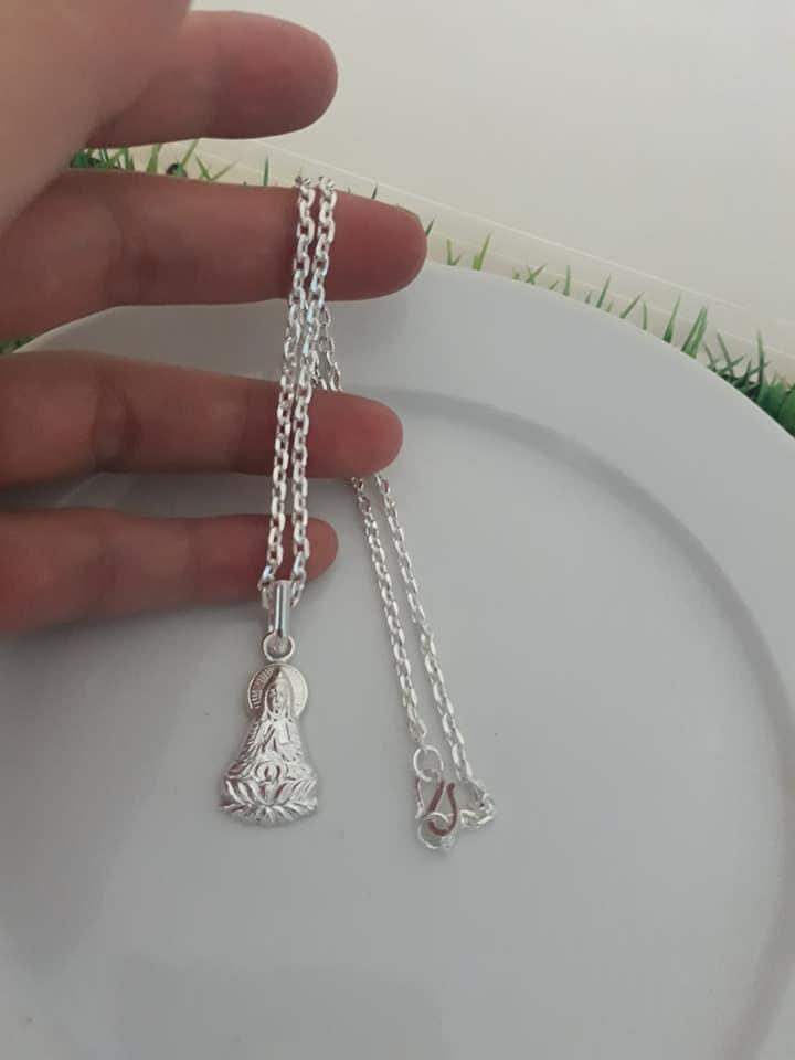 Dây chuyền bạc trẻ em mặt phật quan âm tốt cho bé.