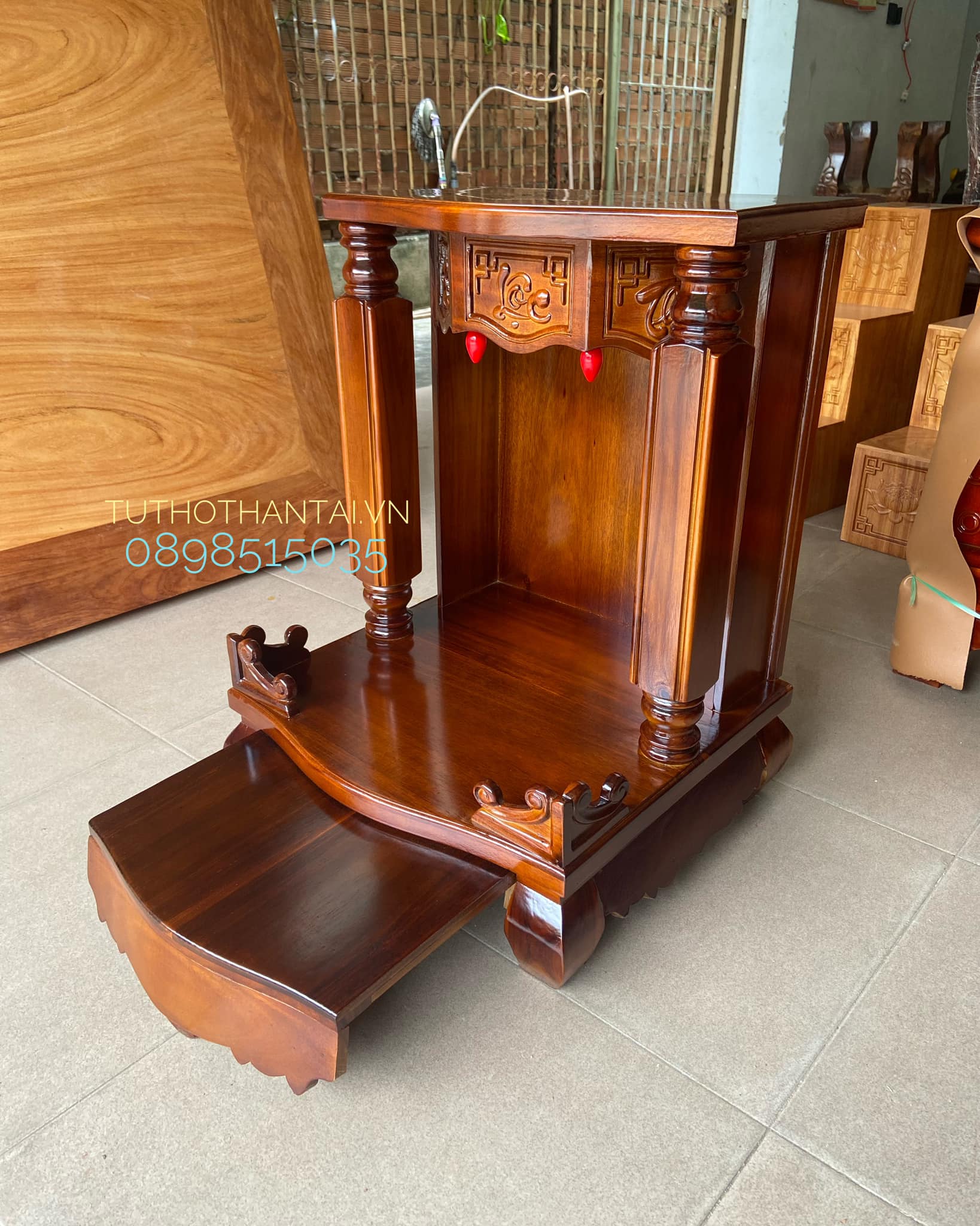 Bàn thờ thần tài gỗ tràm cột vuông 50 X 68cm - hàng đẹp loại 1