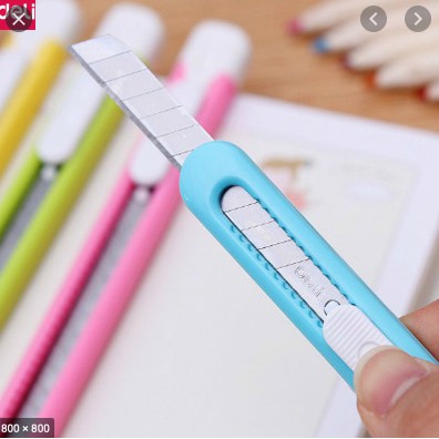 Dao rọc giấy deli 1 cái