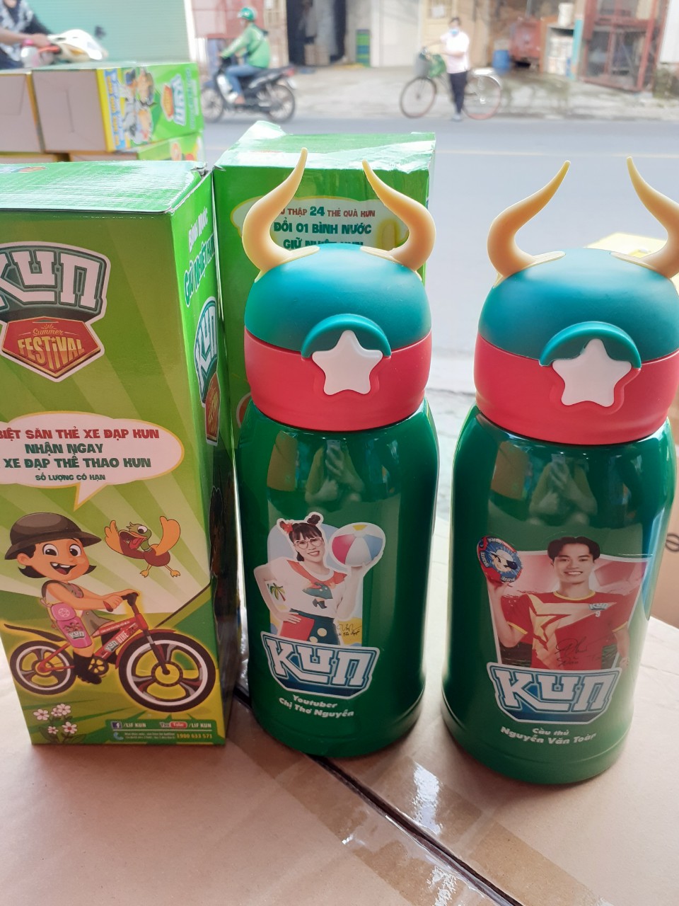 Bình nước giữ nhiệt cho bé Quà tặng từ sữa KUN