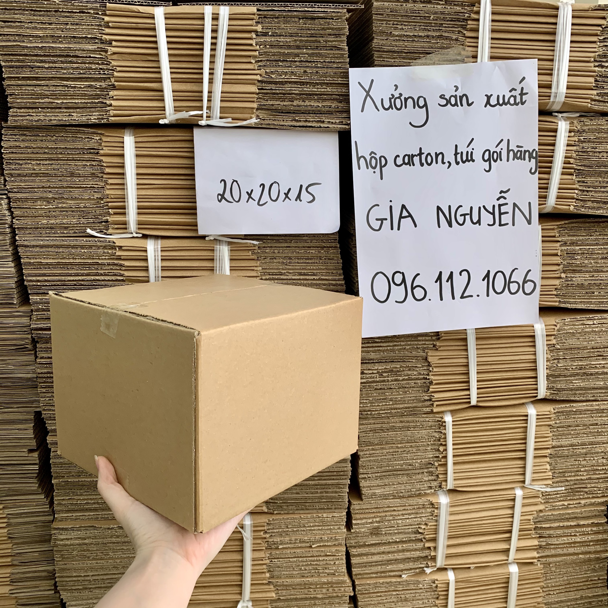 Combo 20 hộp carton 3 lớp 20x20x15 dùng để đóng gói hàng hoá, mỹ phẩm, đèn để bàn,...