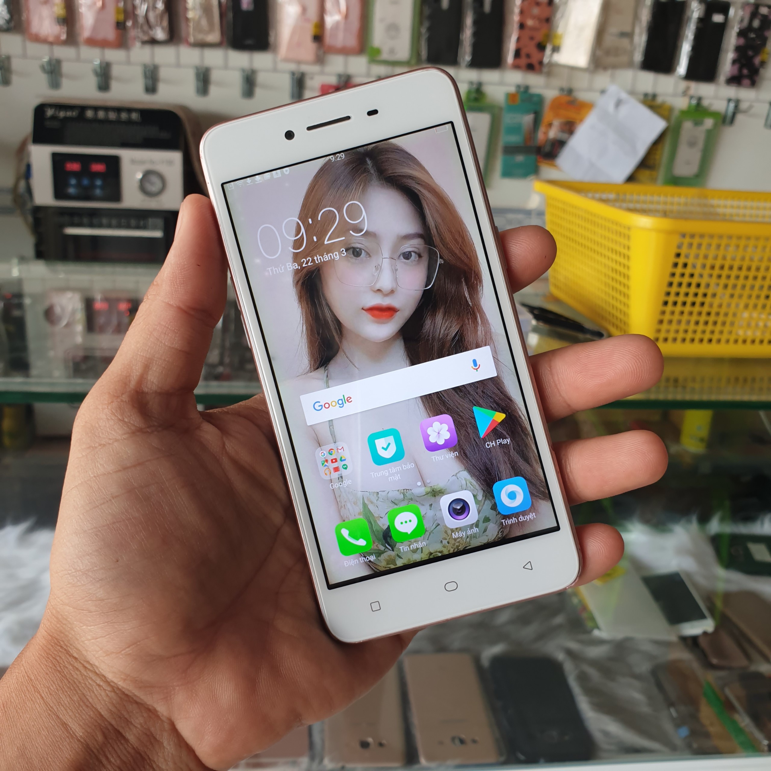 Điện thoại giá rẻ cảm ứng nghe gọi a37 đủ chức năng