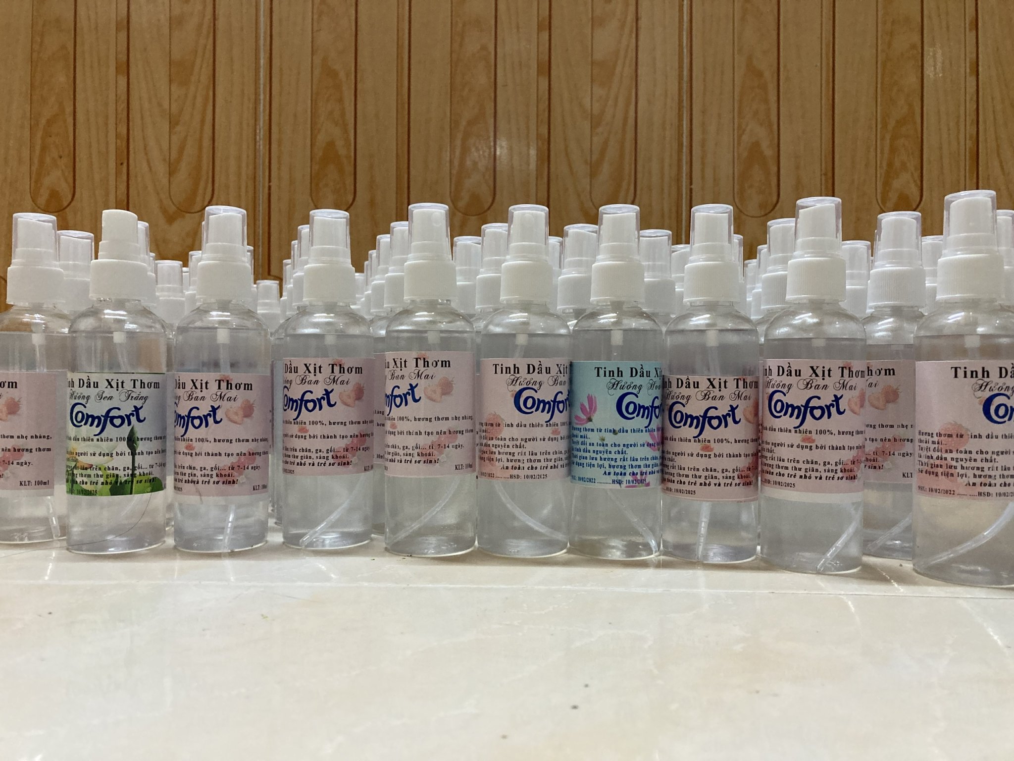 Tinh dầu xịt thơm comfort 100ML