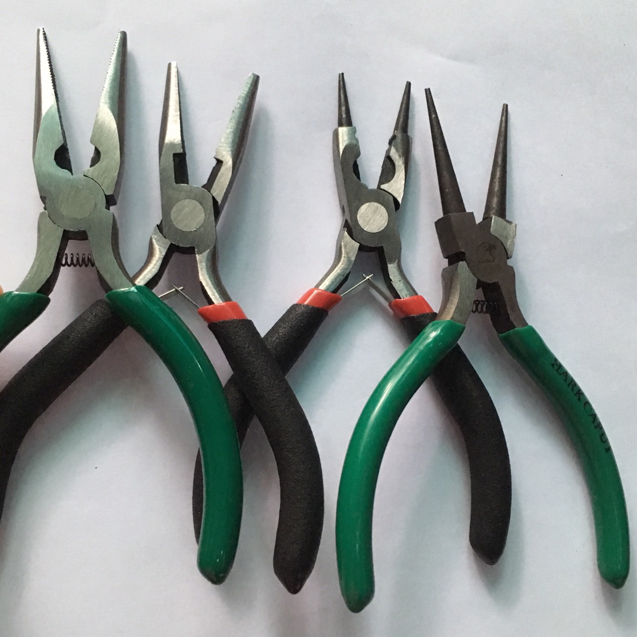 1 cây kìm làm handmade: Kìm uốn hoặc kìm bấm