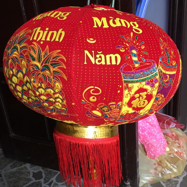 Đèn lồng vải nhung đỏ