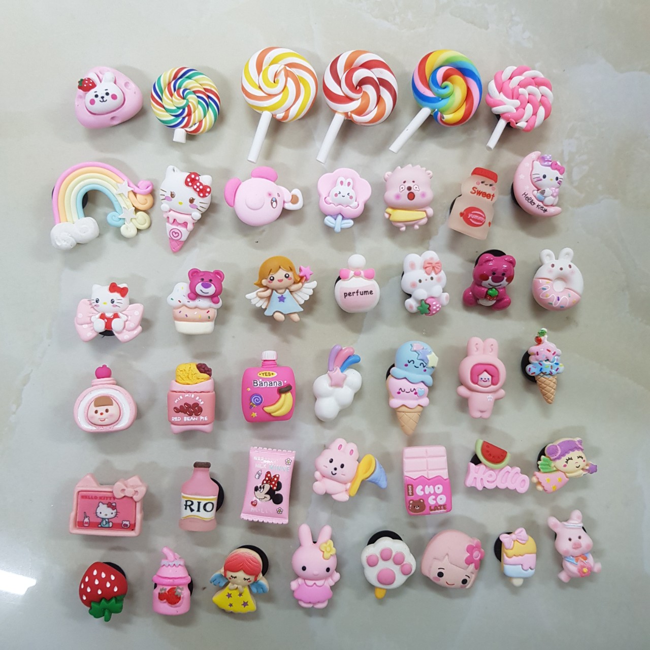  Charm Sticker Jbbitz 3d Cứng Trang Trí Gắn Lên Dép Sục Crocs Cho Bé Trai Gái Nhiều Hình Đáng Yêu  Ngẫu nhiên giá 1 hình  