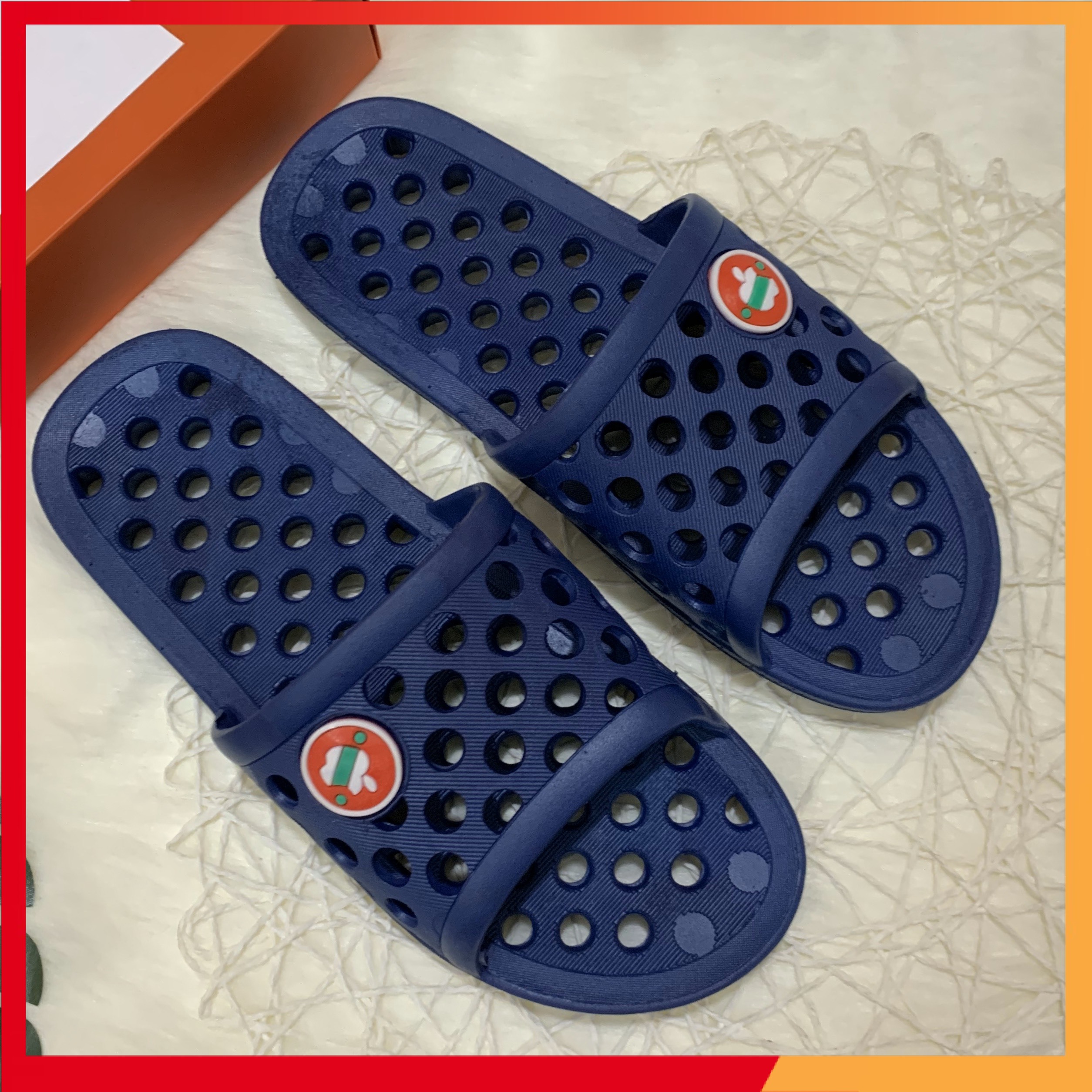 Dép táo nam nữ đế lỗ thoát nước xanh đi trong nhà tắm siêu bền siêu êm