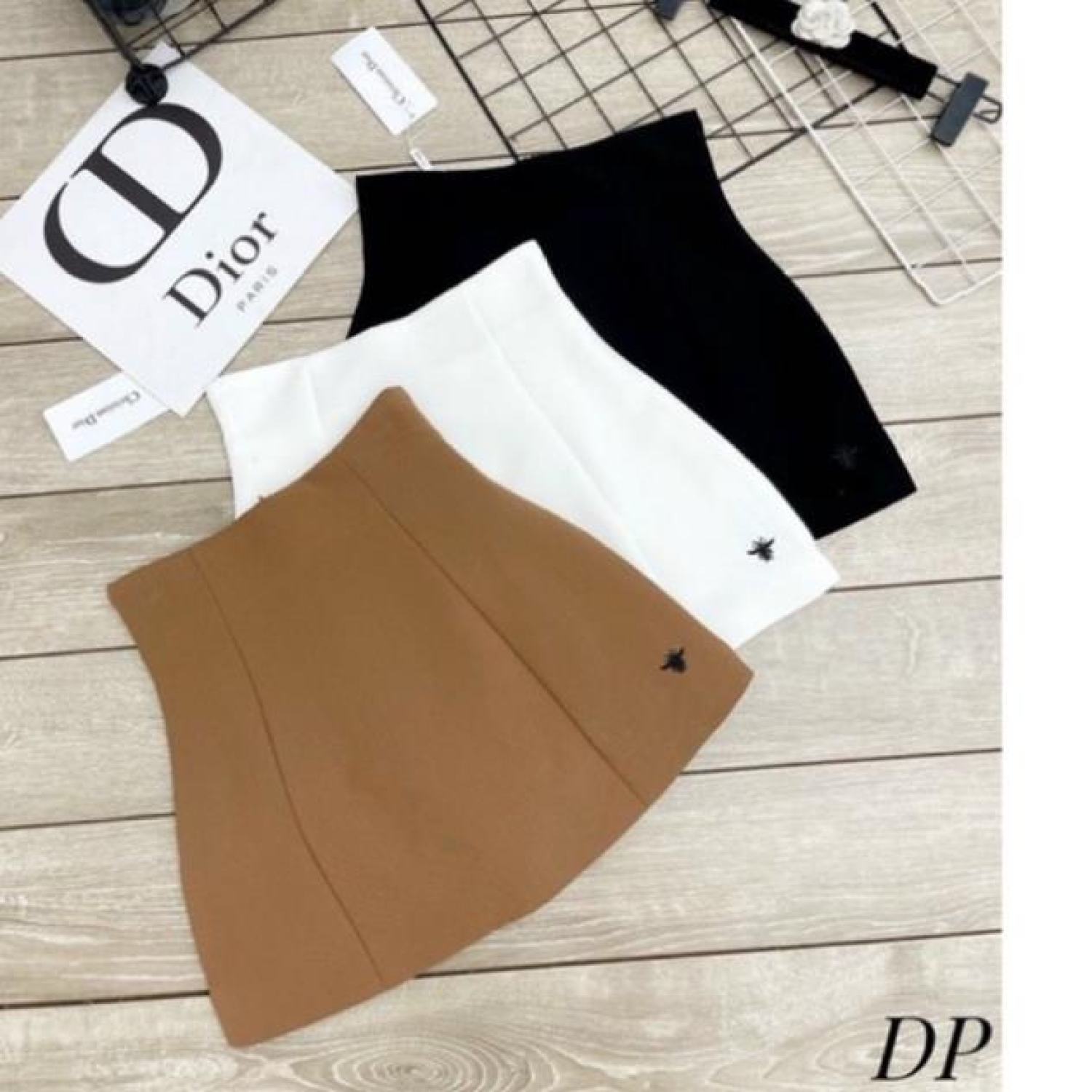 Chân váy dáng A thêu nhện hàng đẹp, Chân váy cạp cao có lót trong, Chân váy con ong siêu hot