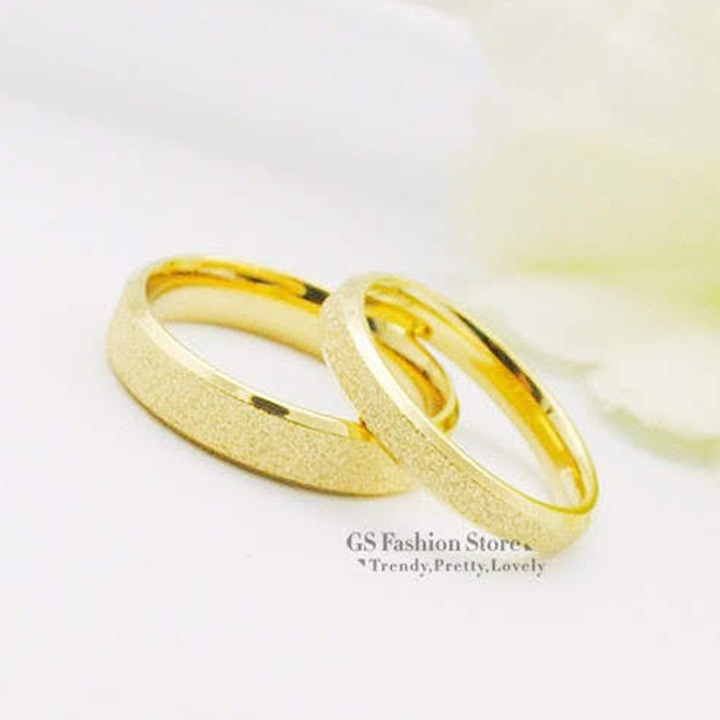 Nhẫn titan có thể đeo cặp phủ cát nano vàng 18k giá 1 chiếc NC160