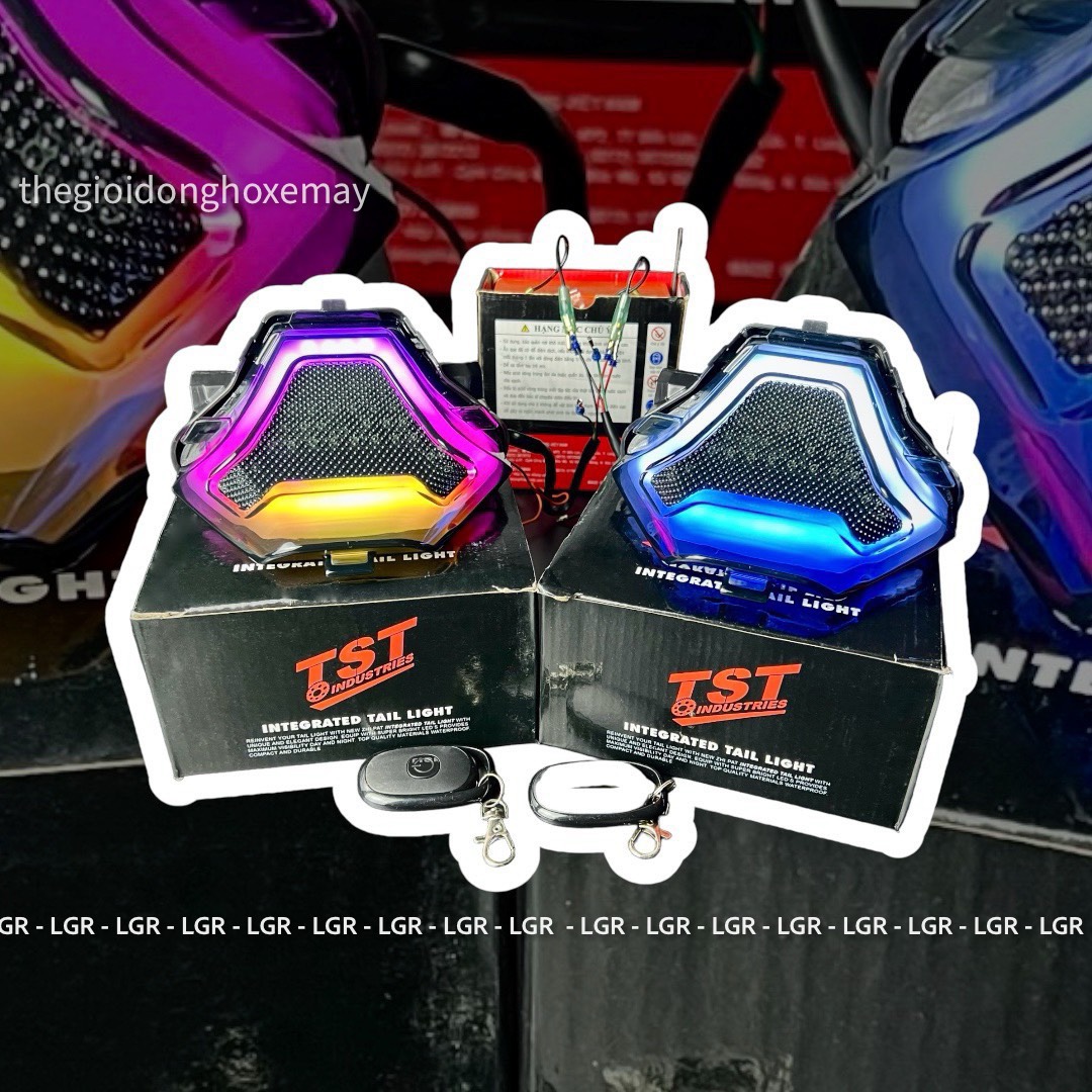 Đèn Lái Hậu TST Exciter 150 Chuyển 7 Chế Độ Chỉnh App