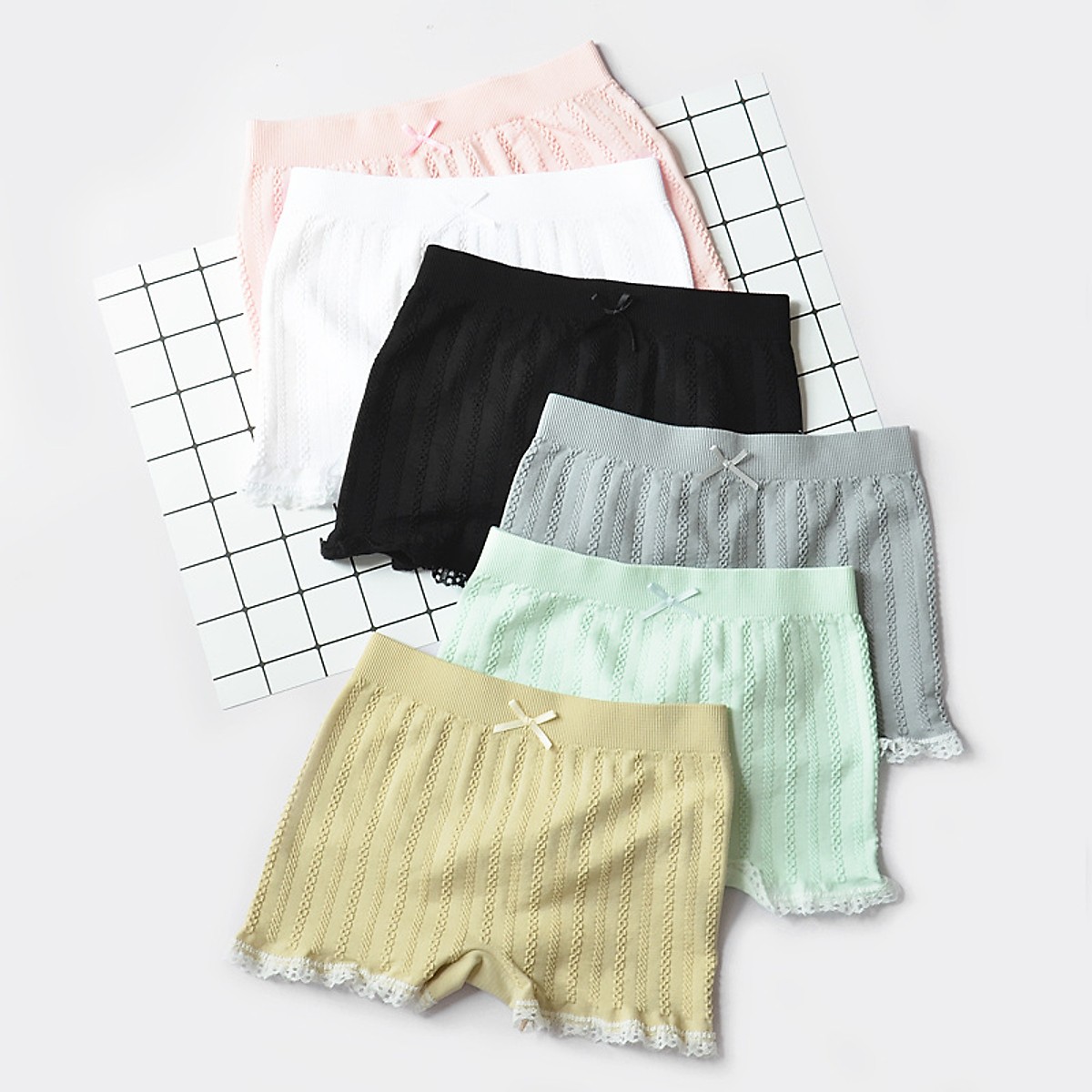 Quần đùi short mặc trong váy gân tăm