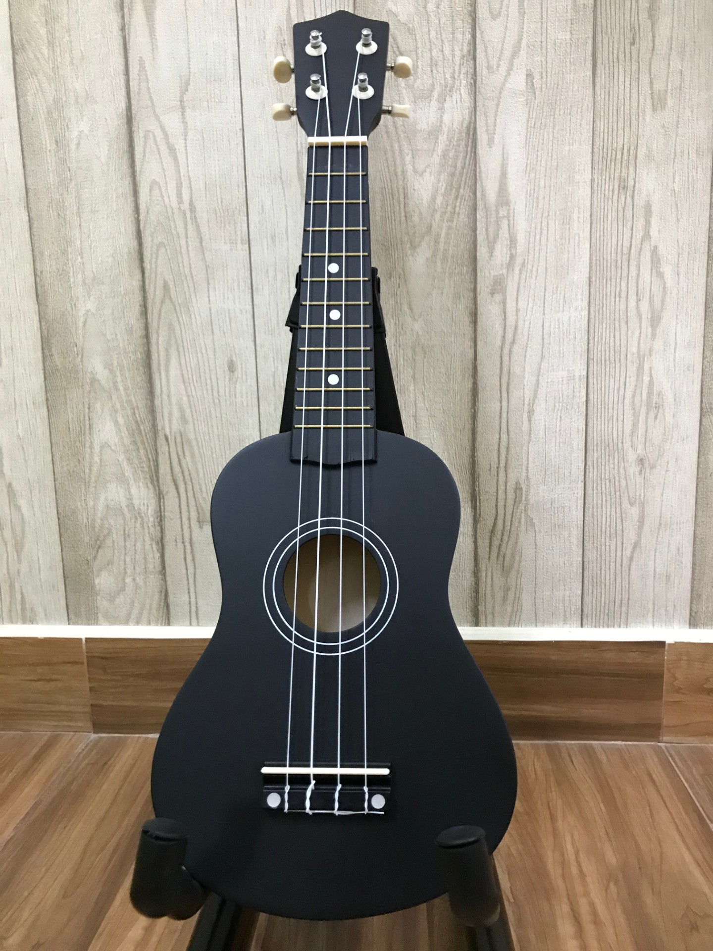 Dạy cho bé kĩ năng cơ bản với đàn ukulele soprano giúp bé phát triển trí não - HÀNG CÓ SẴN.
