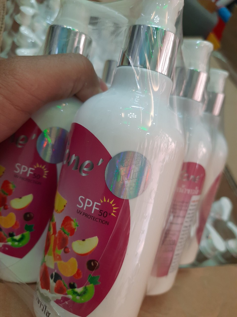 Kem dưỡng trắng da toàn thân Koné