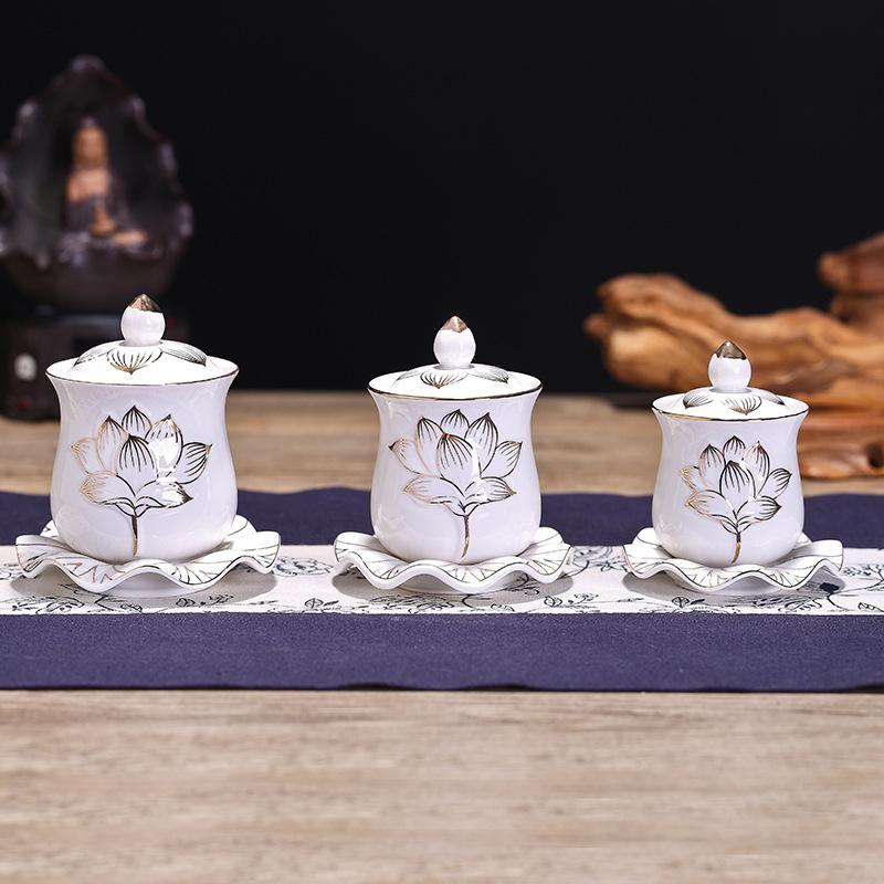Ly nước trang trí bàn thờ sứ trắng sen vàng,Cốc nước gốm sứ đẹp cúng thần tài, Chén nước đặt trên bàn thờ bằng gốm sứ họa tiết phong thủy
