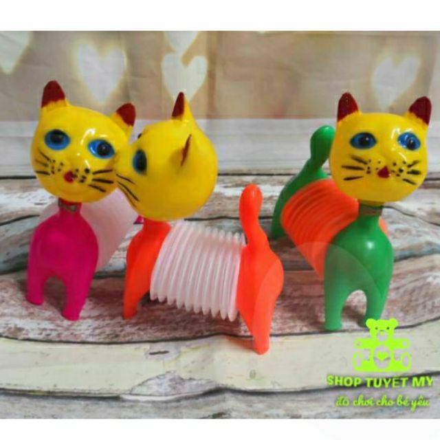 Mèo bóp hơi chút chít