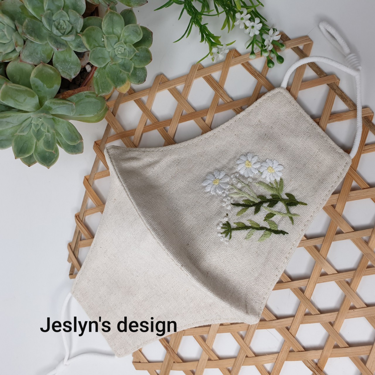 Khẩu trang thêu tay vải linen JL147