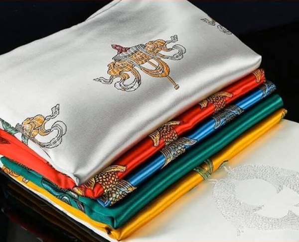 Khăn kata gấm bạc 45cm
