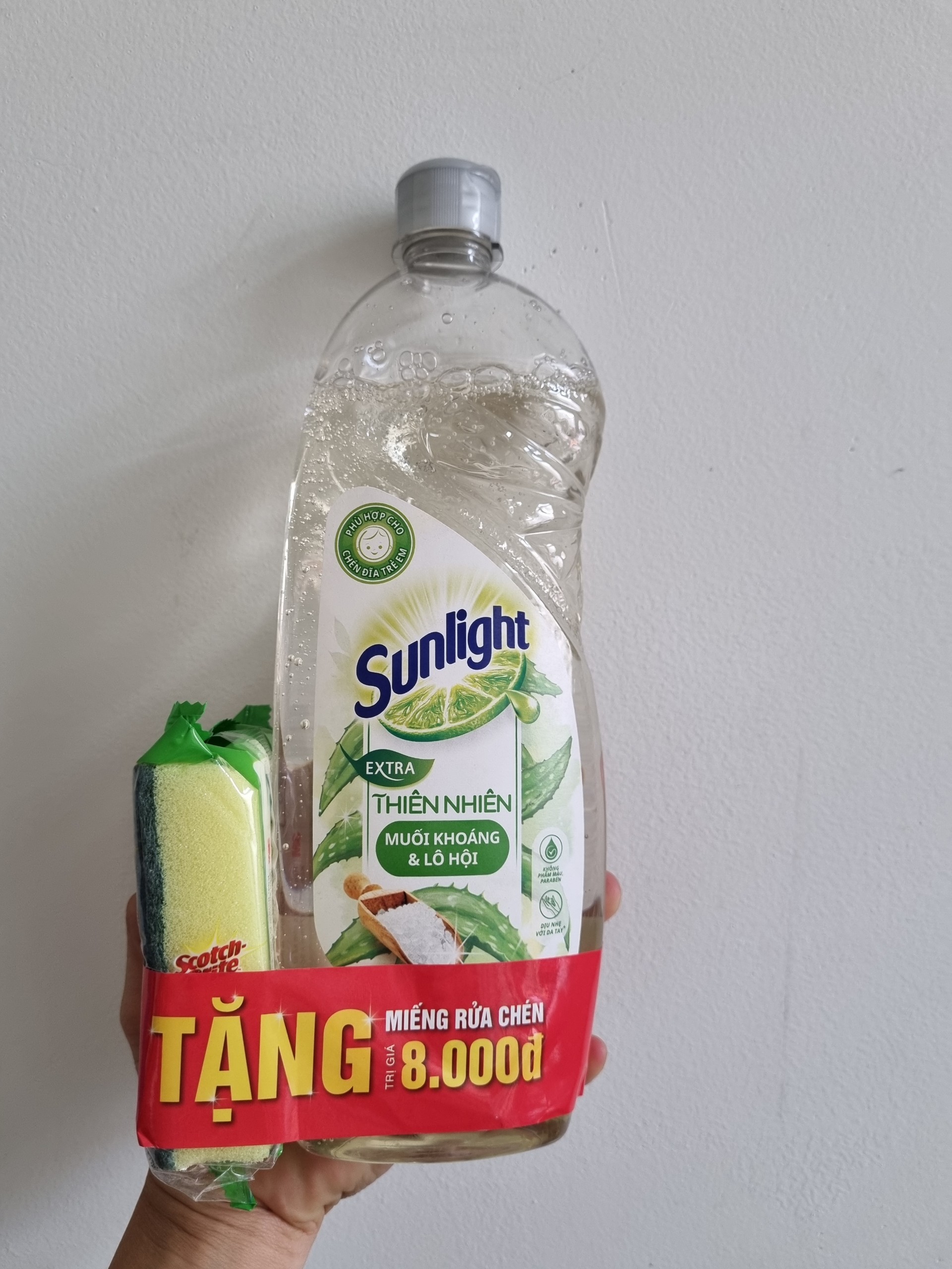 Nước rửa chén Sunlight 750g tặng kèm miếng rửa chén