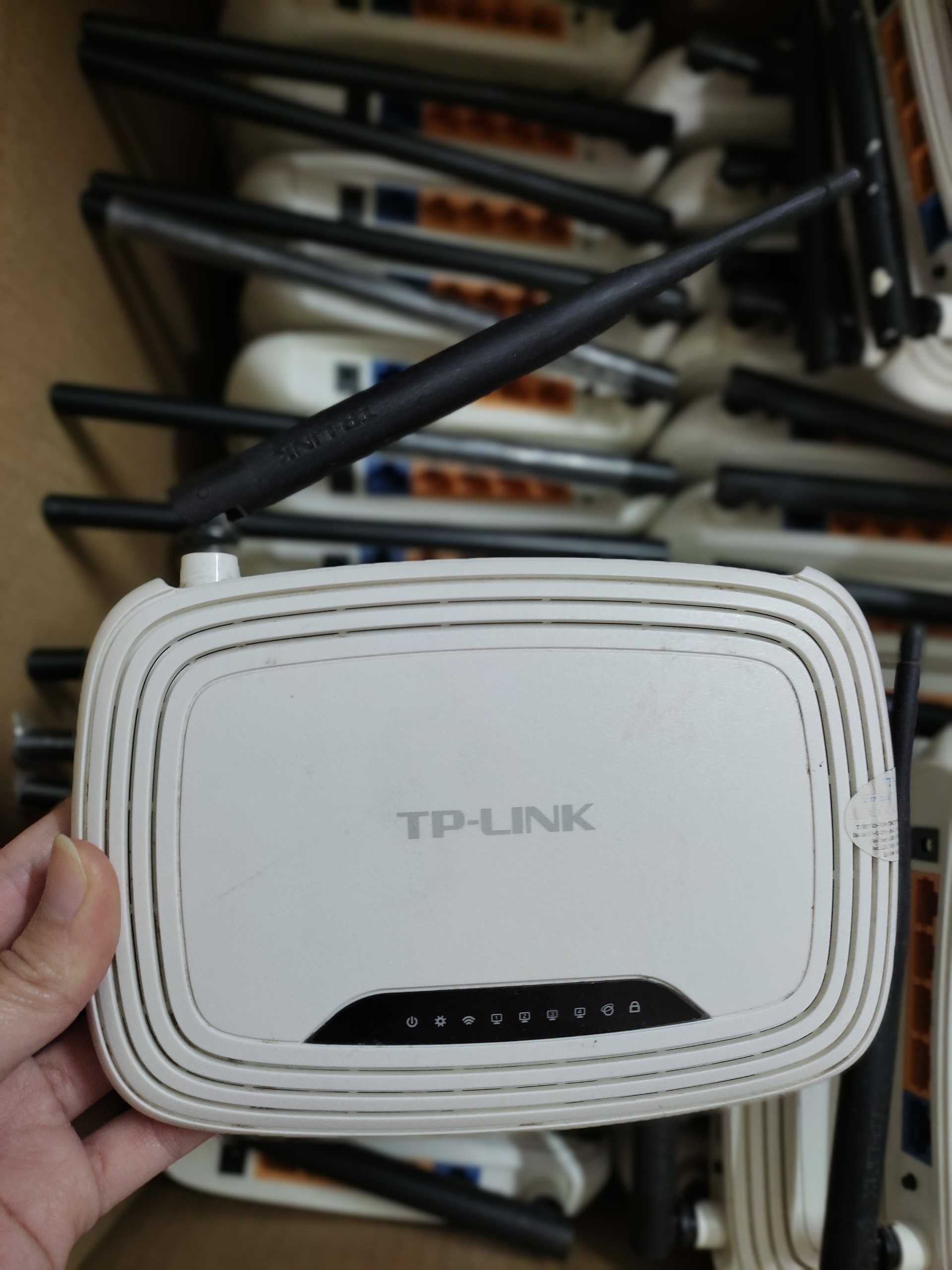Cục phát wifi bộ phát wifi modem wifi củ phát wifi tplink 740n cũ - cài tên và pass wifi giá rẻ