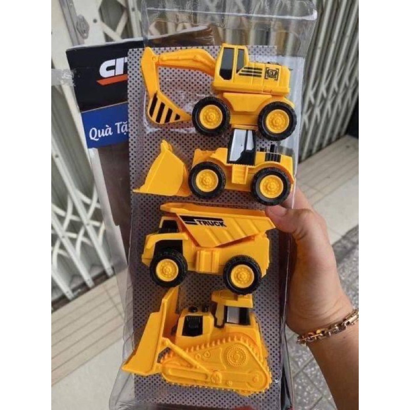 Bộ 4 xe công trình chạy trớn friso