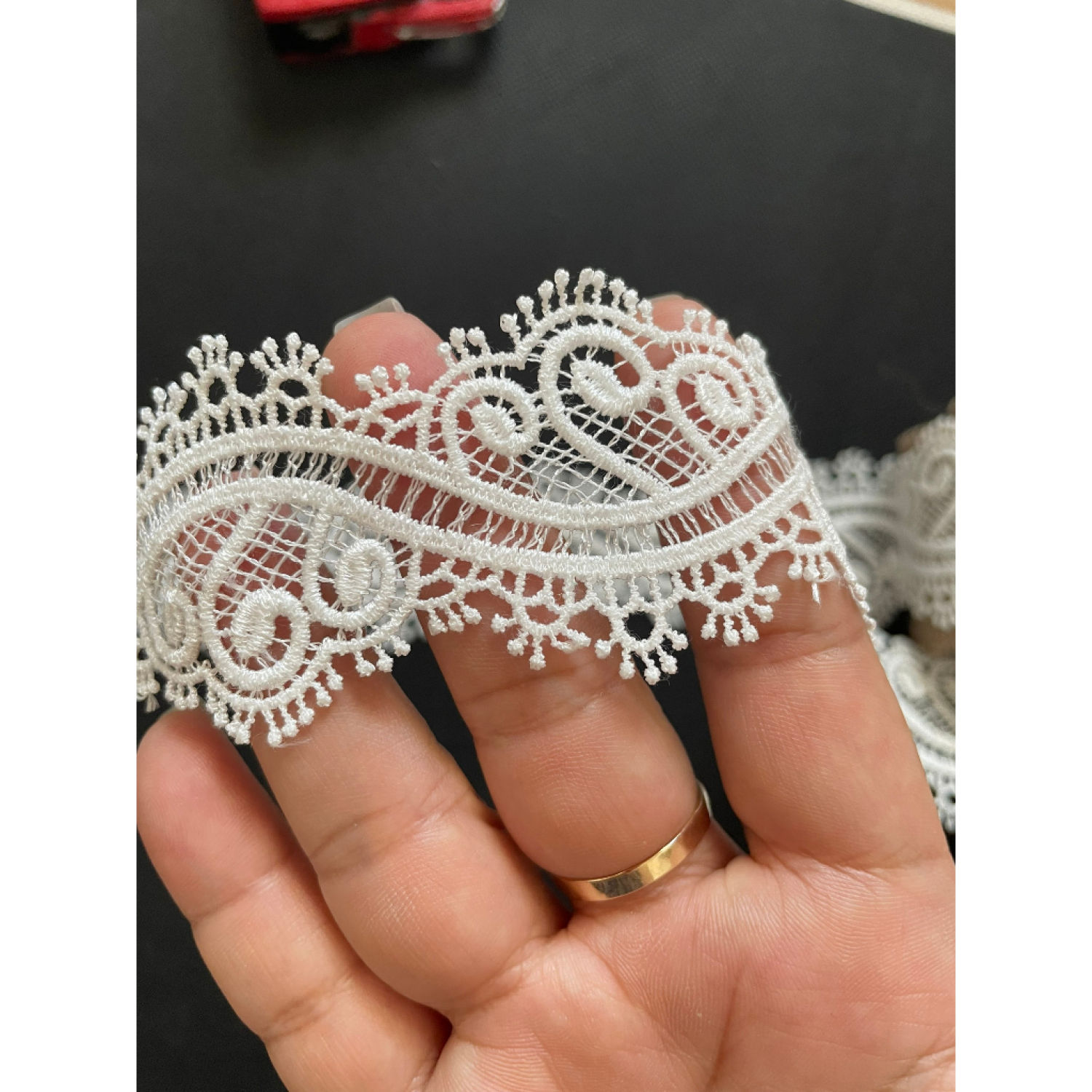 - Viền ren thêu hình sóng Khổ 4.5 cm