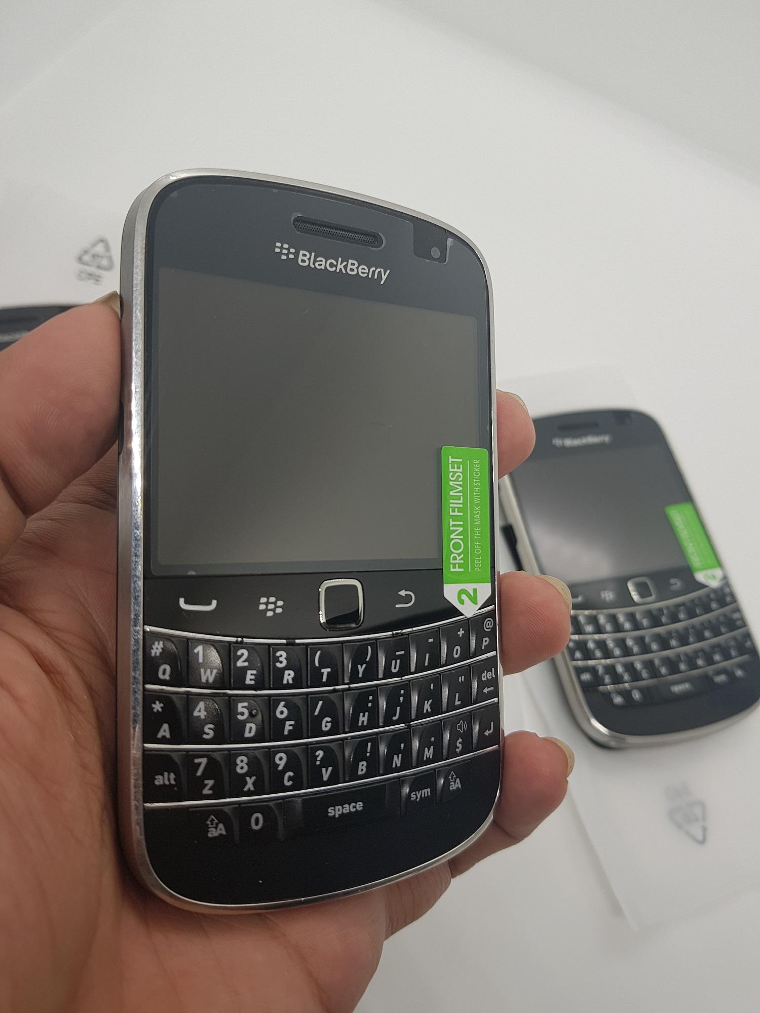 Điện thoại BB 9900