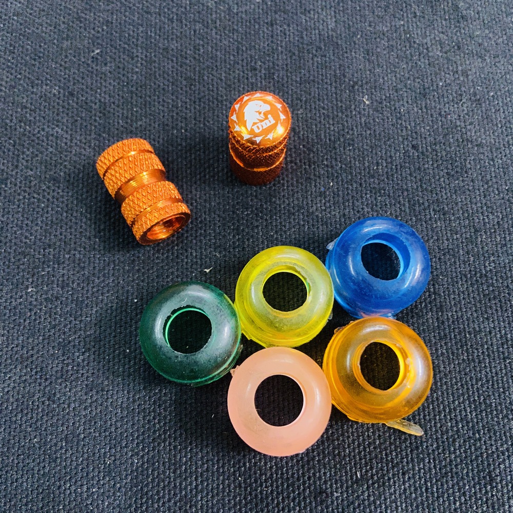 [TẶNG CAO SU VAN VÒI] Cặp van vòi xe máy nhôm CNC mẫu mã trẻ trung độc đáo gắn được tất cả các dòng xe hiện nay (màu VÀNG CAM)