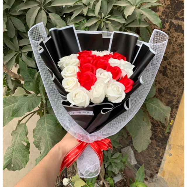 Hoa sáp bó 30 bông theo yêu cầu