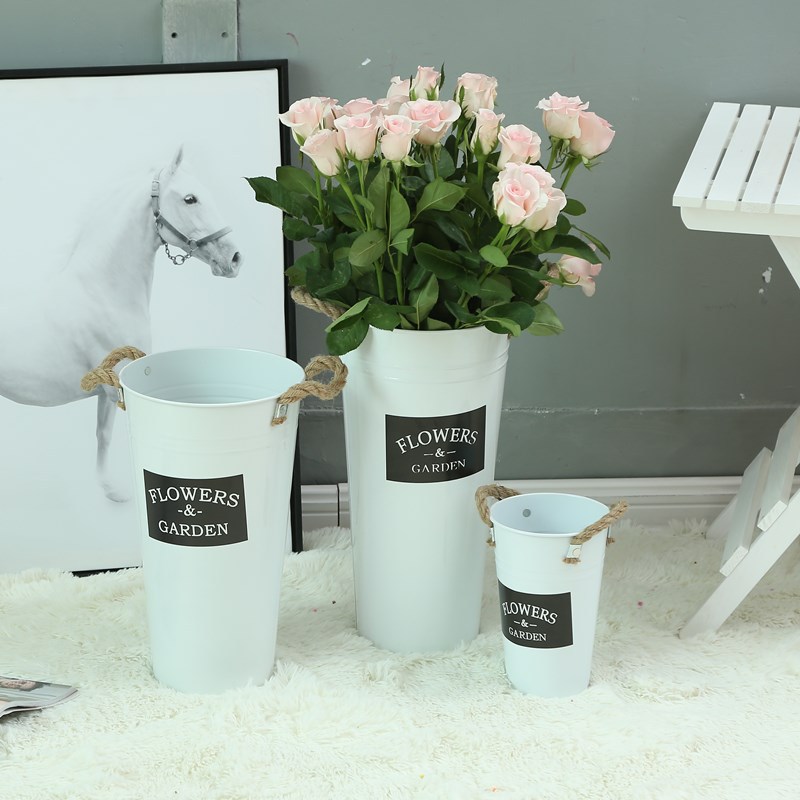 Chậu sắt trồng hoa, xô cắm hoa bằng thiếc decor phong cách Vintage