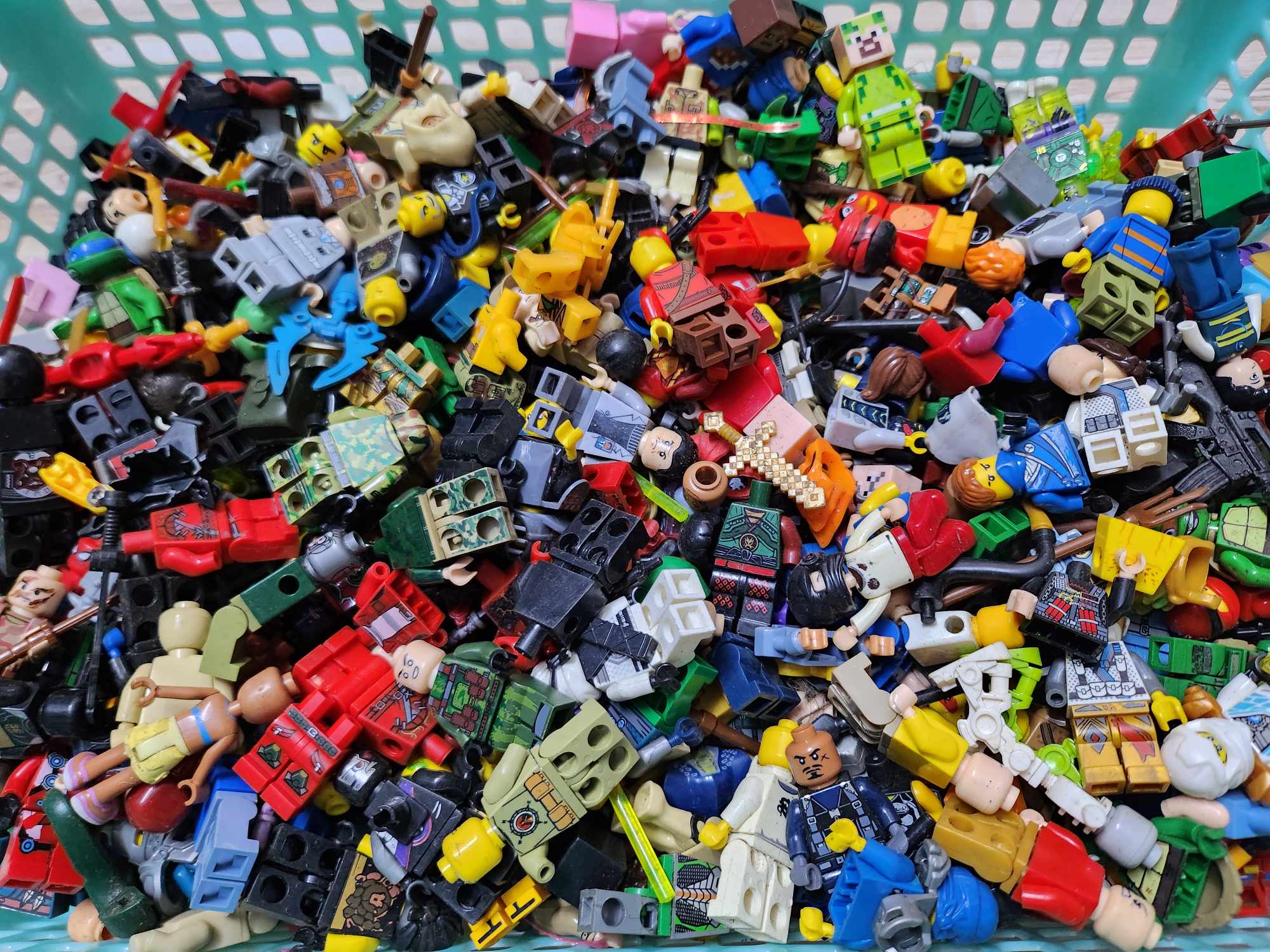 Thanh lý 1kg minifigure CŨ, xác mini, phụ kiện lộn xộn real & non