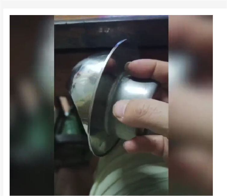 Máy hút mùi , hút mùi bếp - nắp chụp thông hơi , ngăn côn trùng , chụp che mưa inox ( chụp thông hơi inox ) - Chất liệu hút mùi bếp bằng Inox mạ trắng bóng, bền bỉ với thời tiết ngoài trời.